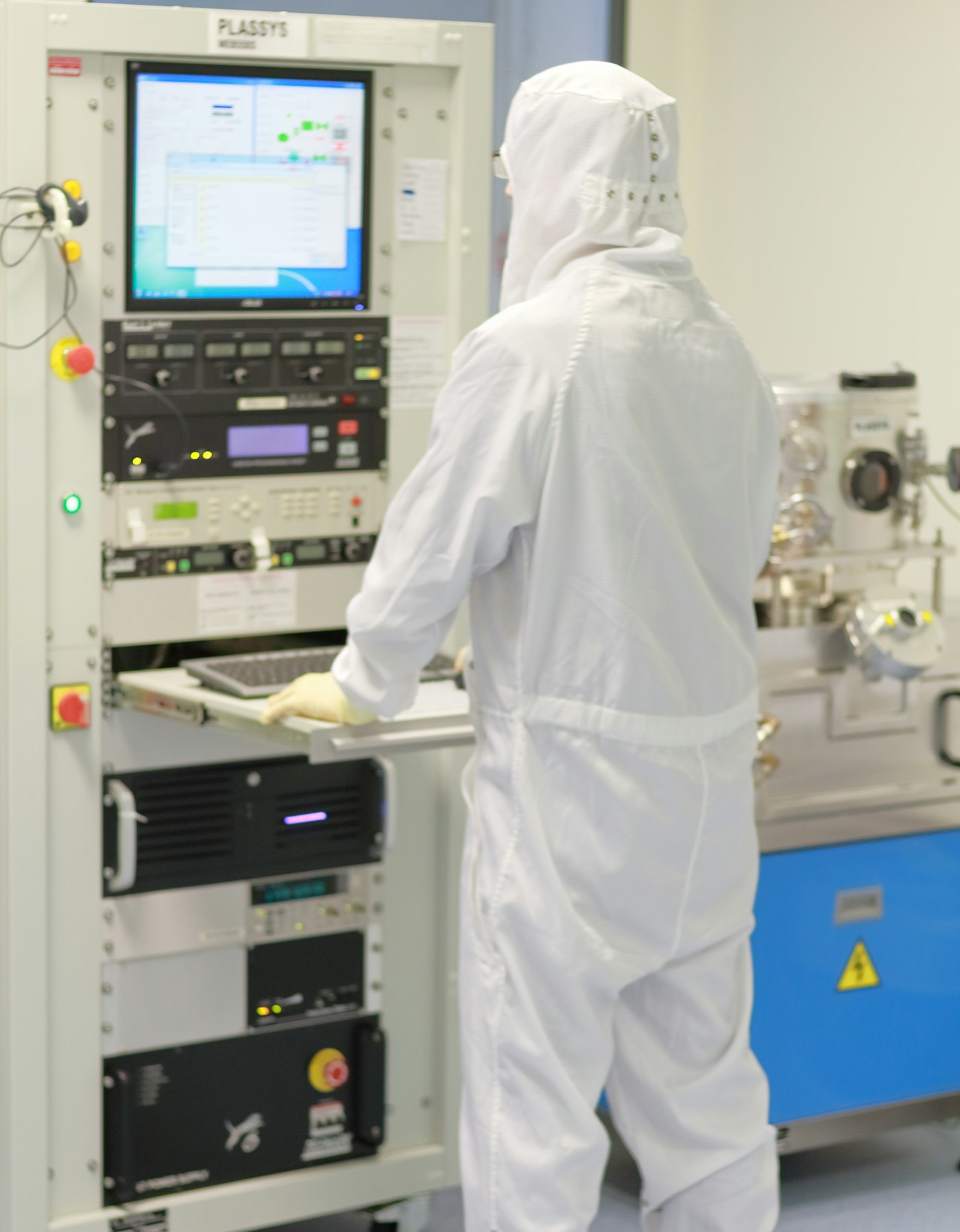 Semiconductor R&D - cleanroom thin-film deposition research